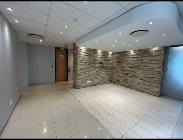 898M² OFFICE TO LET IN SANDTON CENTRAL
